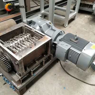 Máquina compacta de trituração de papel usado com tensão de 380V/50Hz e tamanho de 1200*600*1000mm