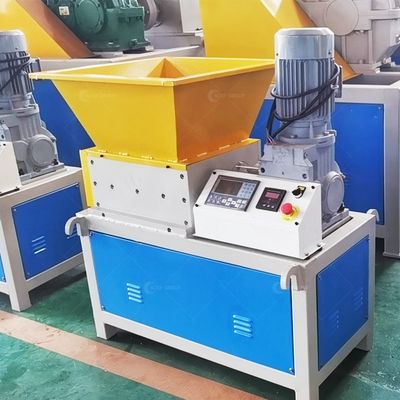 800-5000kg/h Capacidade Pequena Trituradora de papel de eixo duplo para satisfazer as necessidades do cliente