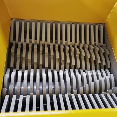 800-5000kg/h Capacidade Pequena Trituradora de papel de eixo duplo para satisfazer as necessidades do cliente